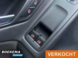 Volkswagen Golf 1.2 TSI Trendline Navigatie Airco Camera 5-Deurs picture 22