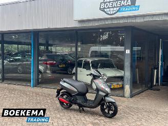 damaged scooters Peugeot  Kisbee RS 4T 45KM 2018/8
