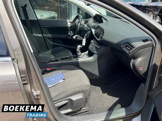 Peugeot 308 SW 1.2 PureTech Executive Glazen-Dak Navigatie Climate Cruise picture 21