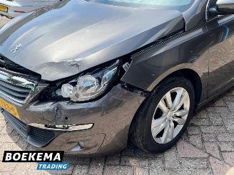 Peugeot 308 SW 1.2 PureTech Executive Glazen-Dak Navigatie Climate Cruise picture 7