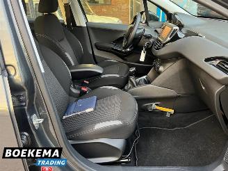 Peugeot 208 1.2 PureTech Blue Lion Navi Airco Cruise PDC Trekh. picture 20