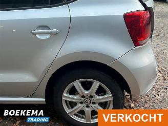 Volkswagen Polo 1.4-16V Highline 5-Deurs Navi Airco picture 7