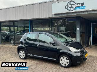 skadebil auto Toyota Aygo 1.0-12V Navigator Automaat Airco 5-Deurs 2011/1