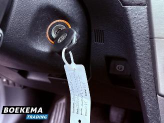 Toyota Avensis wagon 1.8 VVTi Navigatie Camera Climate Cruise picture 25