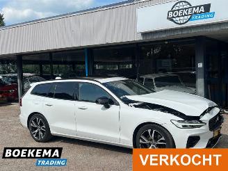 Damaged car Volvo V-60 2.0 T6 Recharge AWD R-Design HUD Pano Keyless Led Navi Camera Stoelverw. 2020/12