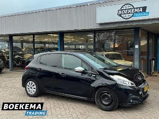 Damaged car Peugeot 208 1.2 PureTech Urban Soul 5-Drs Navi Cruise Airco PDC Trekh. 2015/11