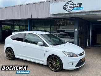 Vaurioauto  passenger cars Ford Focus 2.5 ST 226PK Recaro Milltek Navigatie Cruise Climate 2008/7