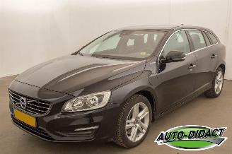 Coche accidentado Volvo V-60 D6 2.4 AWD Plug In Hybrid Phev 2015/1