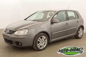 Damaged car Volkswagen Golf 1.9 TDI Airco 2009/1