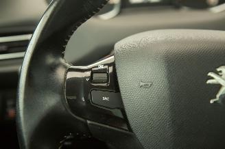 Peugeot 308 SW 1.2 Pano 96KW PureTech Blue Lease picture 10