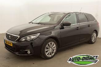 škoda osobní automobily Peugeot 308 SW 1.2 Pano 96KW PureTech Blue Lease 2017/12