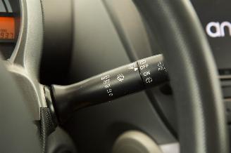 Peugeot 107 1.0-12V XS picture 13