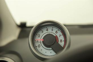 Peugeot 107 1.0-12V XS picture 7