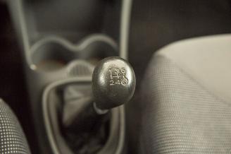 Peugeot 107 1.0-12V XS picture 16