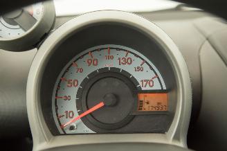 Peugeot 107 1.0-12V XS picture 6