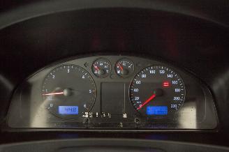 Volkswagen Transporter 2.5 TDI 9 persoons picture 6