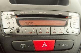 Peugeot 107  picture 7