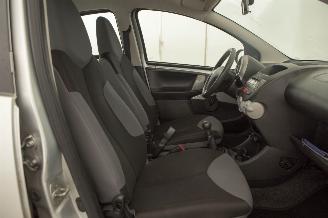 Peugeot 107  picture 14