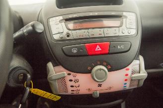 Peugeot 107  picture 8
