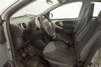 Peugeot 107  picture 18