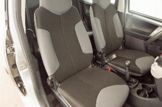 Peugeot 107  picture 13