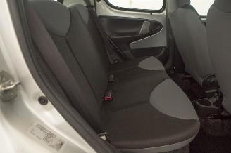 Peugeot 107  picture 16