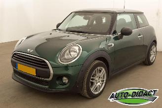 Damaged car Mini One 1.2 Airco 81.687 km 2015/8