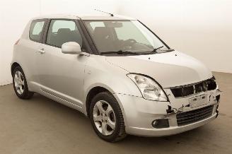 Suzuki Swift 1.3 GLS picture 2