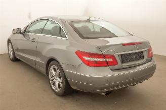 Mercedes E-klasse E200 Coupé Motorschade picture 3