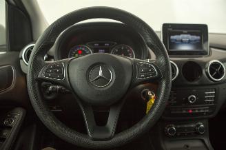 Mercedes B-klasse 220D motor kapot Ambition picture 10