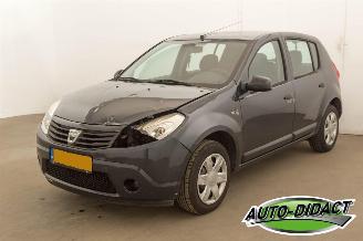 Damaged car Dacia Sandero 1.2 Ambiance 2009/8