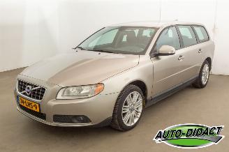 krockskadad bil auto Volvo V-70 2.0D 2010/4