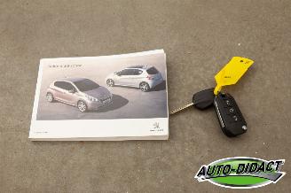 Peugeot 208 1.2 Airco picture 25