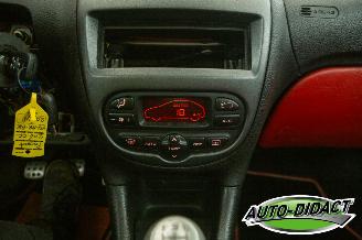 Peugeot 206 CC 2.0-16V Cabrio picture 9