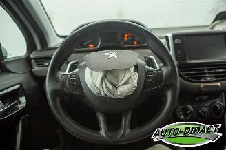 Peugeot 208 1.2 e-VTi Automaat Blue Lease picture 5