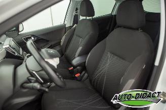 Peugeot 208 1.2 e-VTi Automaat Blue Lease picture 24