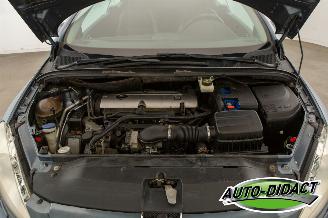Peugeot 307 CC 2.0-16V Motorschade picture 26
