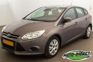 Unfallwagen Ford Focus 1.0 Airco Navi EcoBoost Lease Trend 2012/6