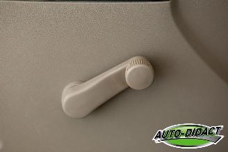 Volkswagen Transporter 2.0 TDI Automaat Airco 9 persoons picture 11