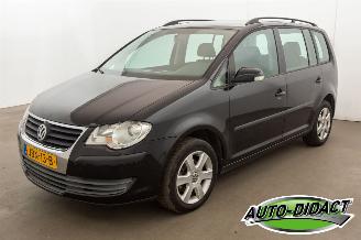 krockskadad bil auto Volkswagen Touran 1.9 TDI Clima Navi 2008/5