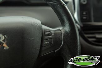 Peugeot 208 1.2 Airco Navi picture 14