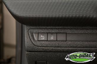 Peugeot 2008 1.2 88.215 km Clima Navi Access picture 12