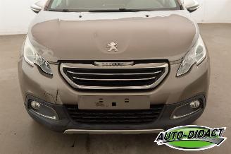 Peugeot 2008 1.2 88.215 km Clima Navi Access picture 32