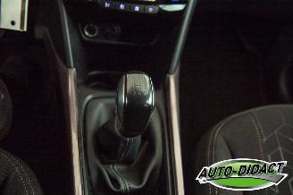 Peugeot 2008 1.2 88.215 km Clima Navi Access picture 10