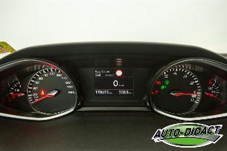 Peugeot 308 1.2 PureTech Clima Navi Pano Camera Blue Lease Executive picture 6