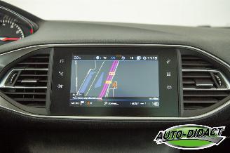 Peugeot 308 1.2 PureTech Clima Navi Pano Camera Blue Lease Executive picture 7