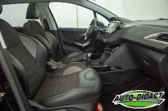Peugeot 2008 1.2 Allure Clima picture 19