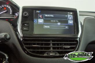 Peugeot 2008 1.2 Allure Clima picture 7