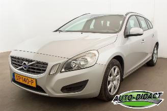 škoda osobní automobily Volvo V-60 1.6 D2 Kinetic Clima Navi 2012/11