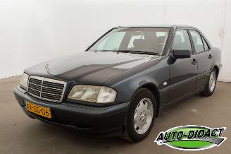 krockskadad bil auto Mercedes C-klasse 180 Airco 1999/2